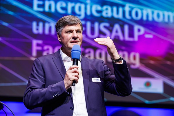 „Keine Drohungen. Kein erhobener Zeigefinger.“