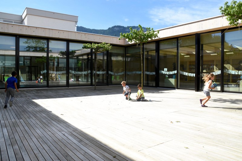 Volksschule Herrenried, Hohenems, Sanierung und Erweiterung in Leichtbauweise