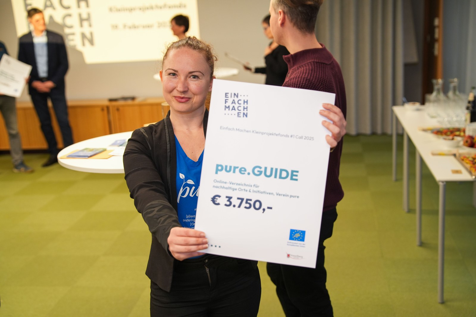 13026 Übergabe Auszeichnungen Einfach Machen 7PRO (15).jpg 7PRO