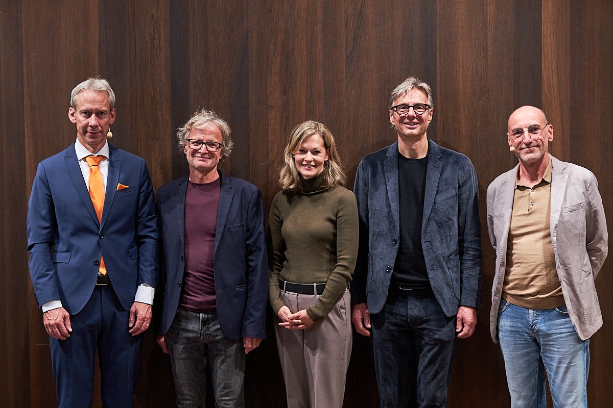 Die Gäste am ersten Abend der Energie Lounge 2019: Michael Kopatz, Adi Groß, Christiane Eberle, Gerald Fitz und Gastgeber Harald Gmeiner. Foto Darko Todorovic