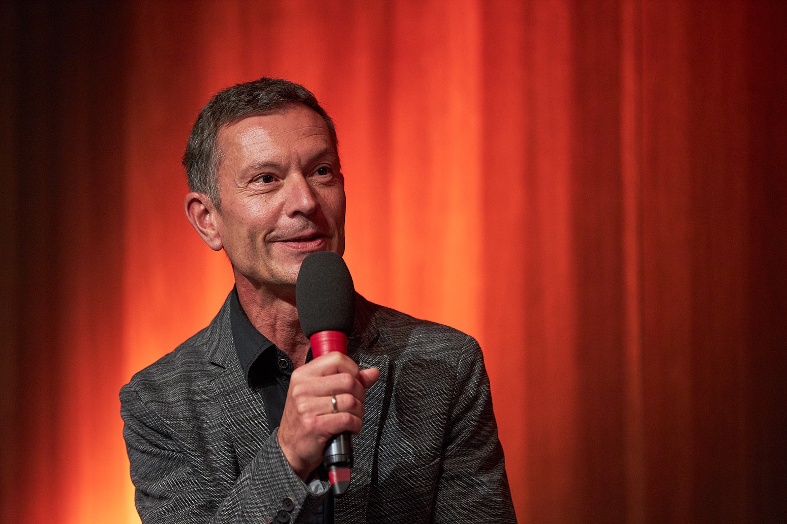 Der Leiter der Bregenzer Stadtteilbüros Günther Willi zu Gast bei der Energie Lounge 2019. Bild. Darko Todorovic