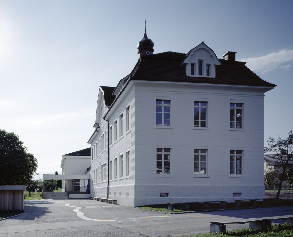 Volksschule Röthis, Aussenansicht, CR Barbara Bühler