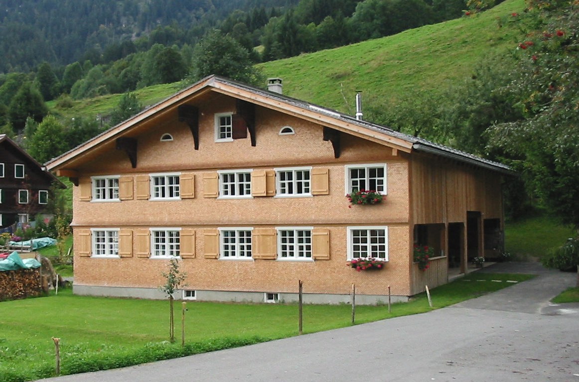 Haus Matt, Schoppernau, nach der Sanierung, Außenansicht, CR Friedrich Böhringer