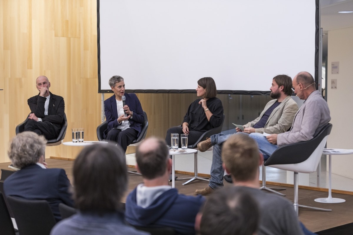 Roland Gnaiger, Sabina Danczul, Julia Kick und Martin Schweighofer im Gespräch mit Harald Gmeiner bei der Energie Lounge 2018 | Bildnachweis Darko Todorovic