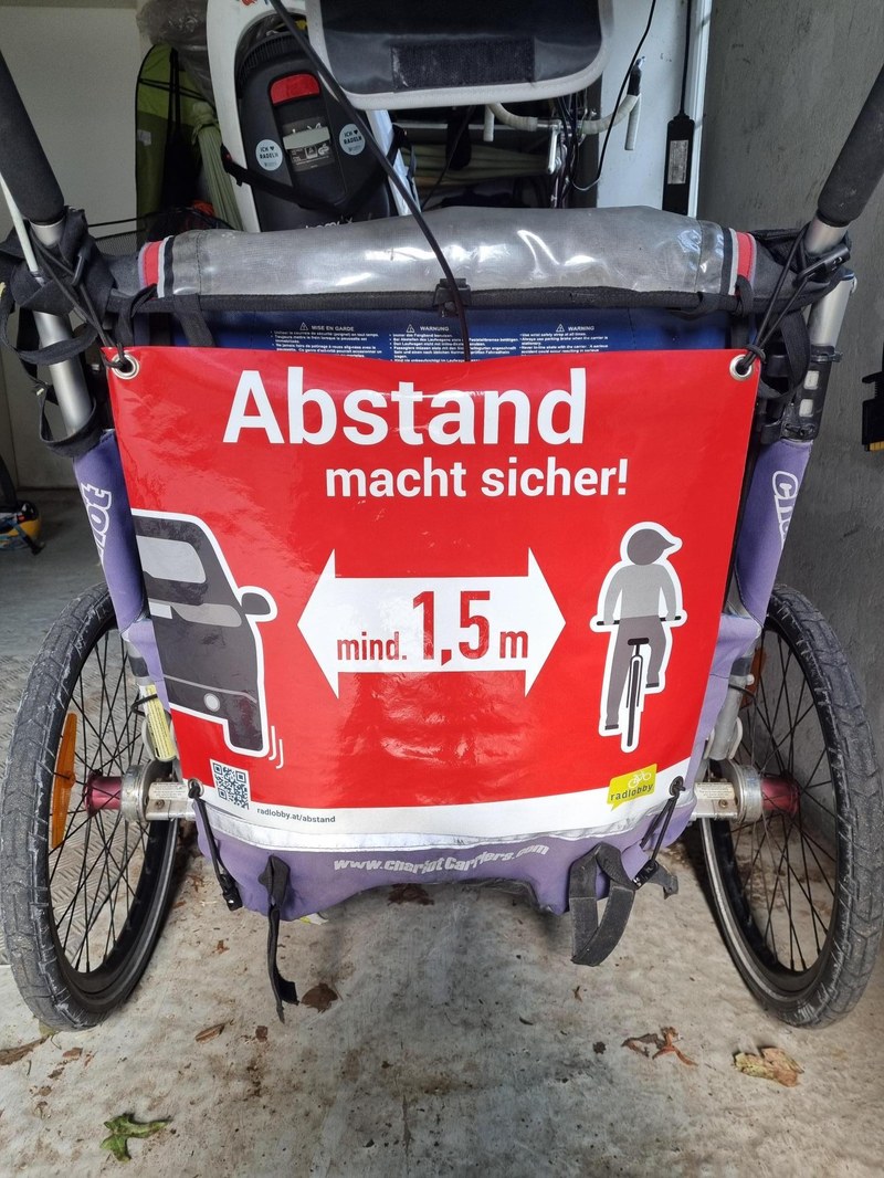 Bestellung Kiki-Plakate "Abstand macht sicher!"