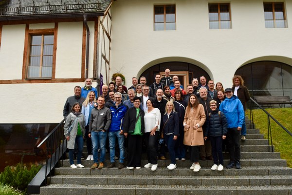 25 Jahre Partnerbetriebe - Jubiläum und Exkursion zur Propstei St. Gerold 25 Jahre Partnerbetriebe - Jubiläum und Exkursion zur Propstei St. Gerold